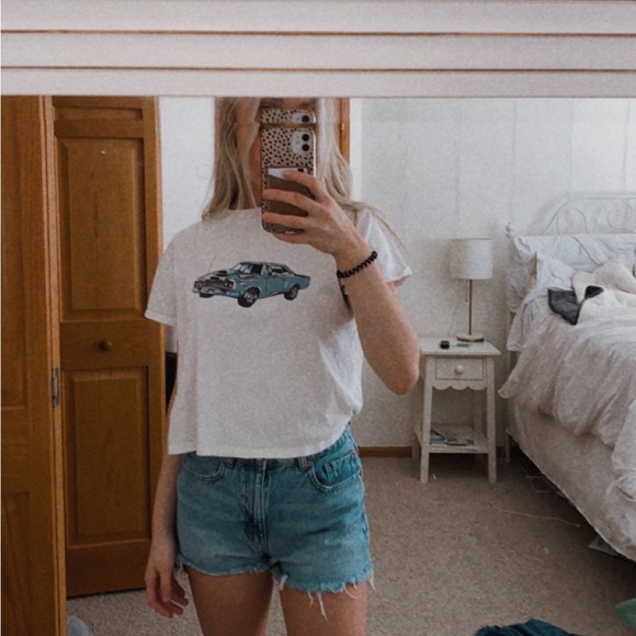 Brandy Melville Graphic Tee - Picture 1 of 3